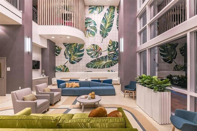 Building Photo - 413 E Pine St