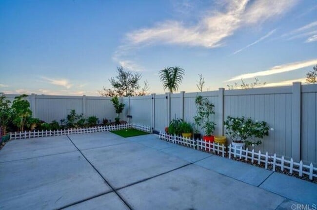 Building Photo - 5451 San Roberto