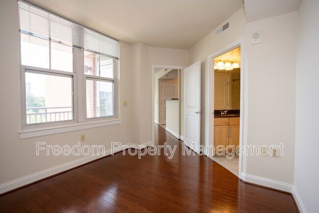 Building Photo - 11760 Sunrise Valley Dr