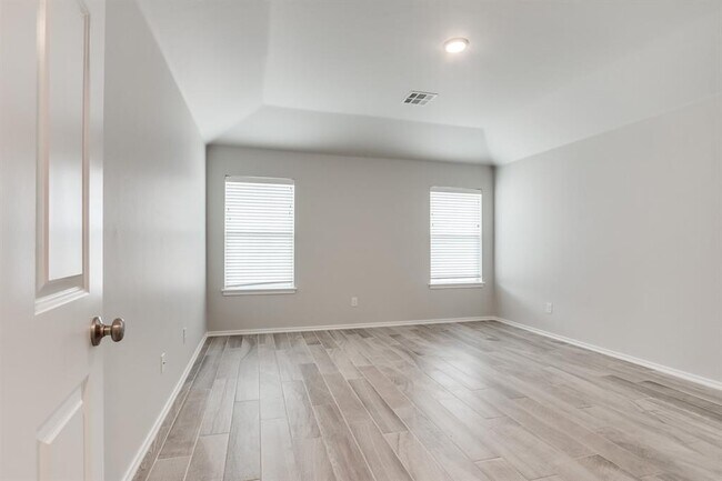 Building Photo - 13321 Beaumont Dr