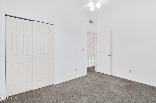 Building Photo - 4620 Loma De Cobre Dr