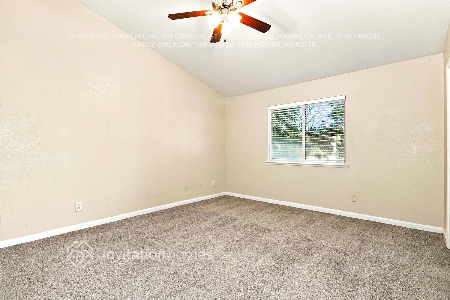 Building Photo - 8441 Solitude Ct