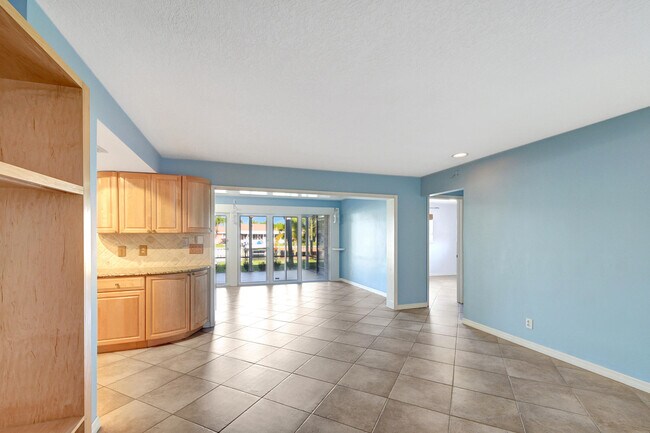 Building Photo - 1753 W Terrace Dr