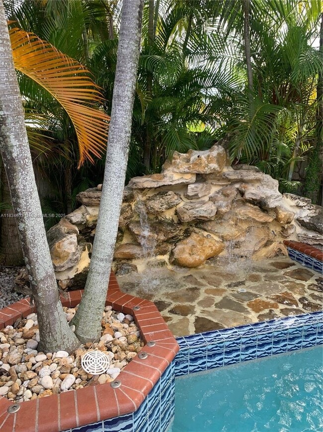 Building Photo - 4908 SW 143rd Ave