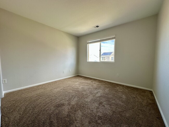 Building Photo - 13950 Adams St