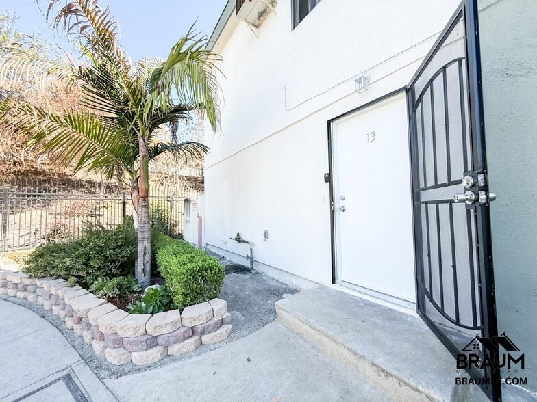 Building Photo - 15634 Leadwell St