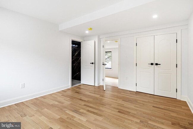 Building Photo - 321 S 3rd St