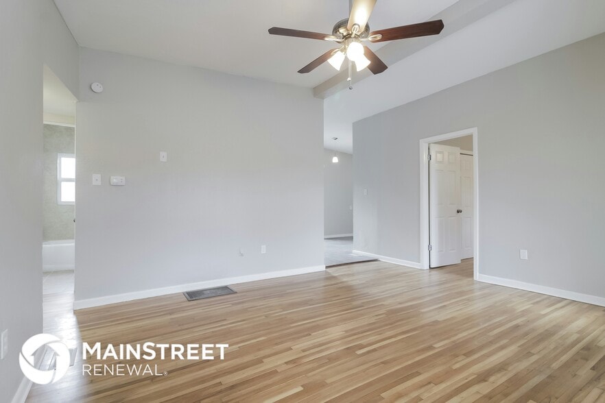 Building Photo - 3404 Paris Pl