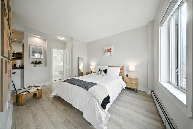 Building Photo - 899 Pine St