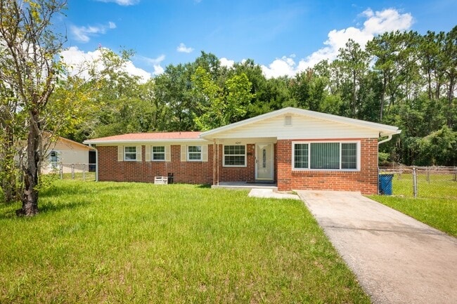 Primary Photo - 11057 Bluehill Dr