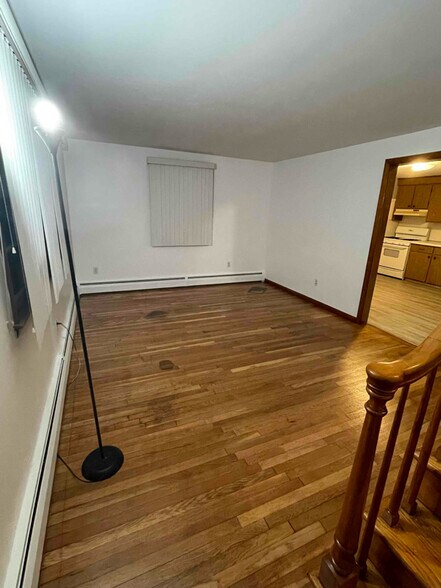 Building Photo - 53 Victoria St