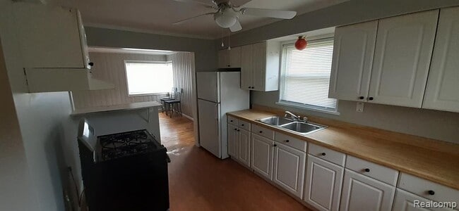 Building Photo - 4914 Gertrude St