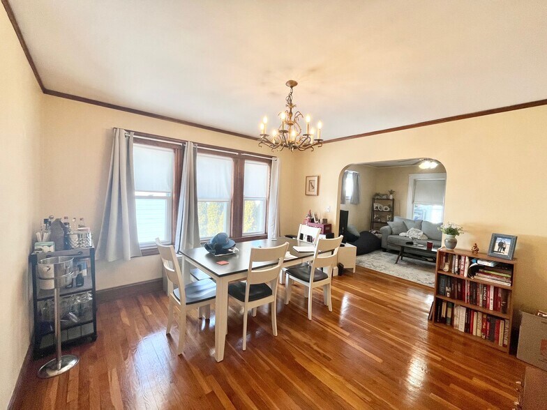 Building Photo - 81 Cresthill Rd