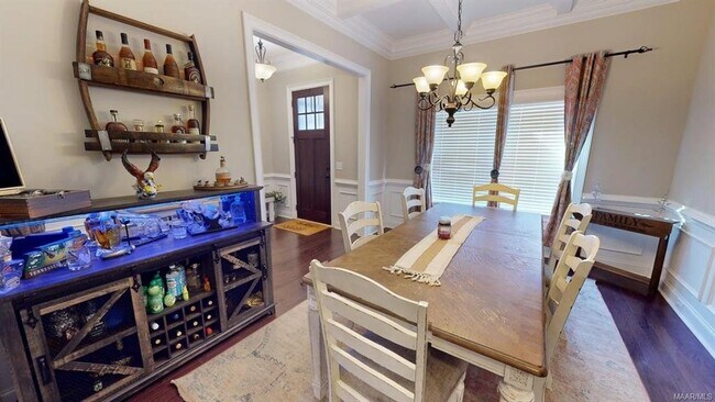 Building Photo - 440 Sydney Dr N