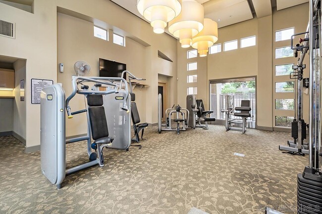 Building Photo - 3550 Lebon Dr