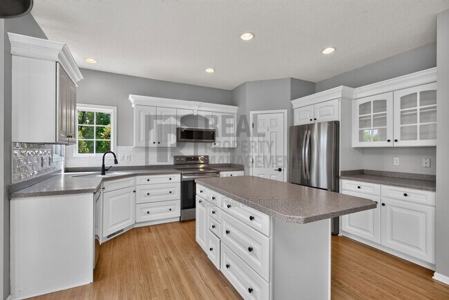 Building Photo - 2305 NE Hanover Ct