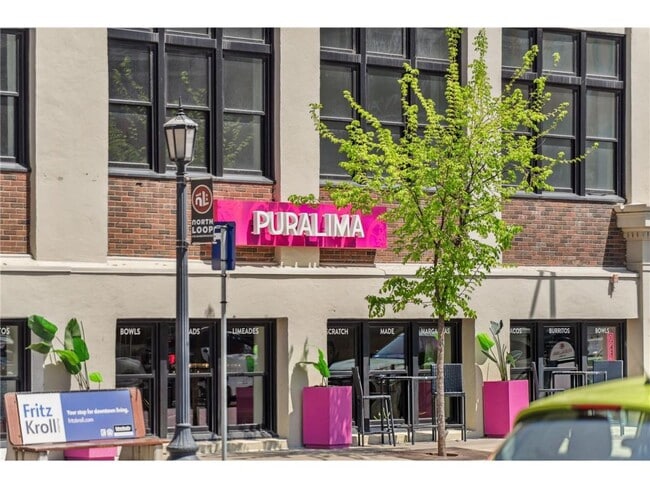 Building Photo - 700 N Washington Ave