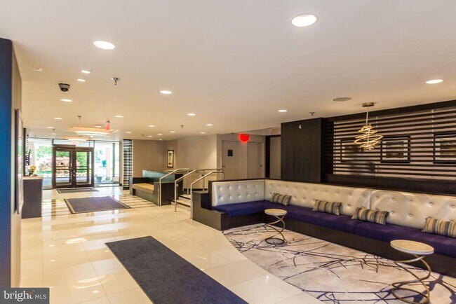 Building Photo - 7401 Westlake Terrace