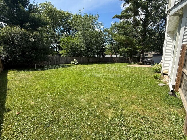 Building Photo - 6318 Avon St