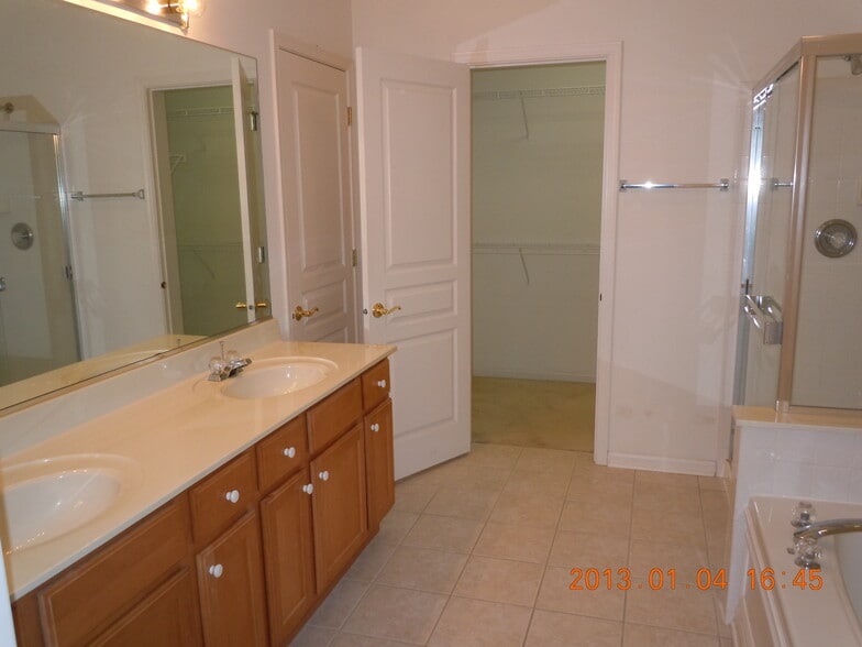 Master Bath - 3 Tiverton Ct