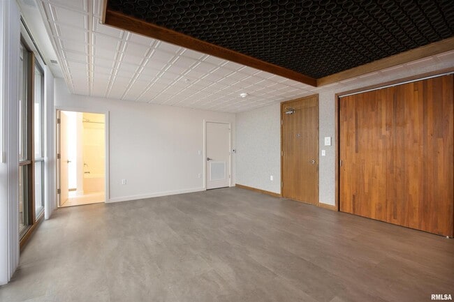 Building Photo - 509 9th St