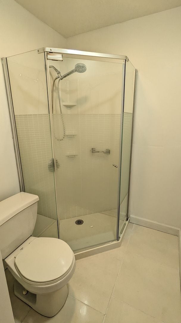 Building Photo - Duplex with in-unit laundry