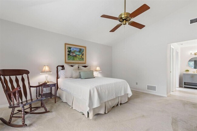 Building Photo - 4 Jasmine Run