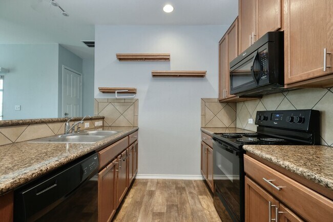 Building Photo - 451 New Bridge Dr