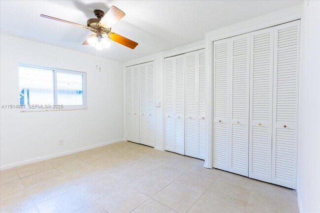 Building Photo - 1961 NE 188th St