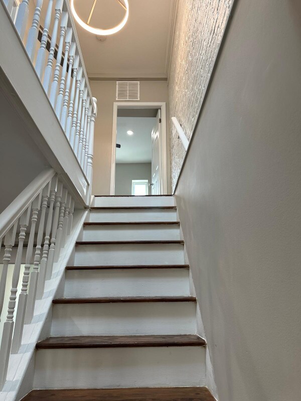 Building Photo - 1204W Cross St