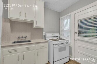 Building Photo - 1121 W 40th St