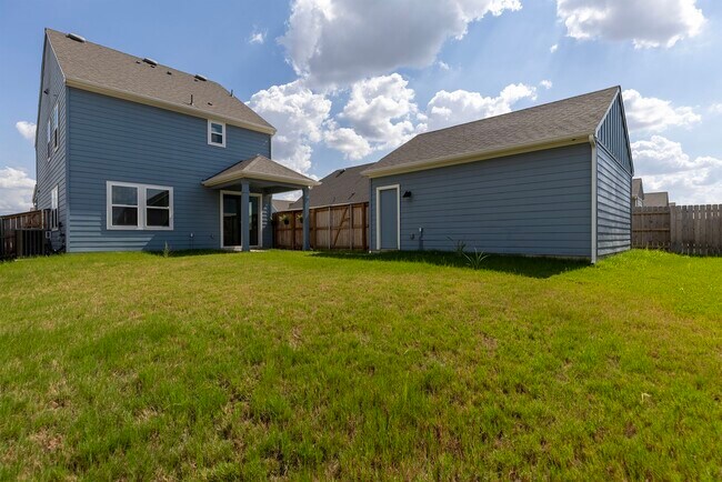 Building Photo - 313 Cherry Blossom Ln