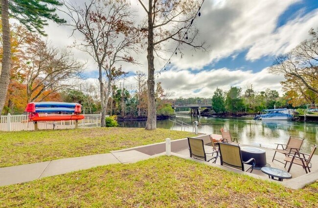 Building Photo - 7213 Tropical Dr