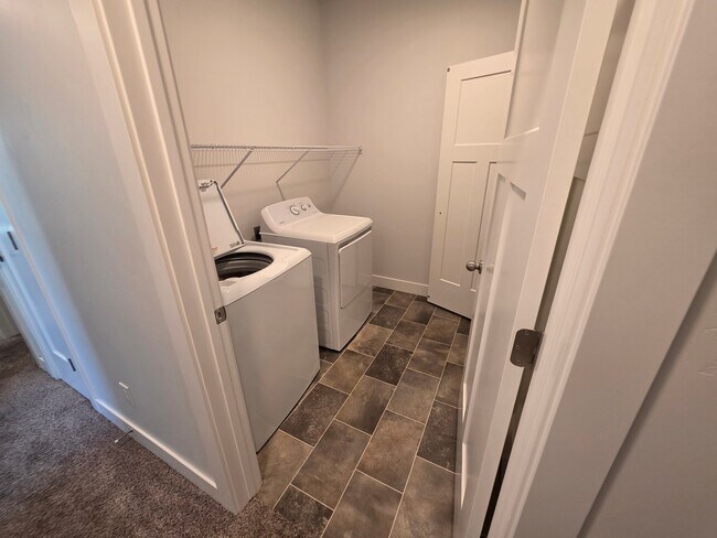 Building Photo - 415 N 360 W