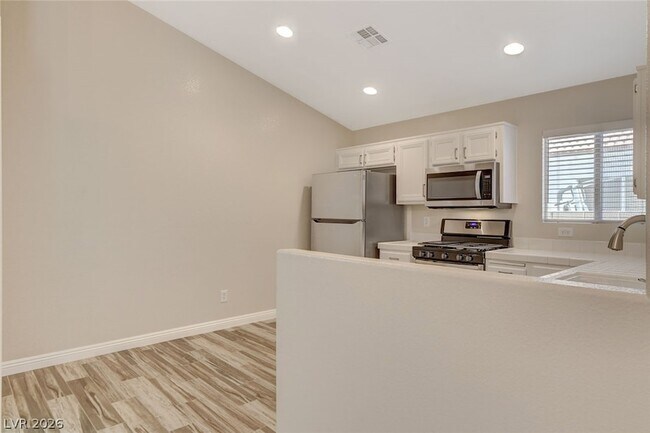 Building Photo - 1331 Frost Flower Dr