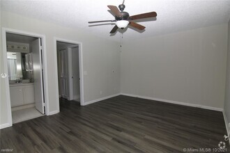 Building Photo - 1 br, 1 bath Condo - 151 SW 135th Ter Apt ...