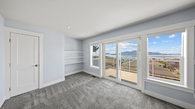 Building Photo - Incredible View Home - 5 Beds 2.5 Baths - Pet Friendly - NAS Whidbey - Island Hospital