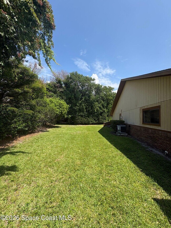Building Photo - 649 Woodbridge Dr