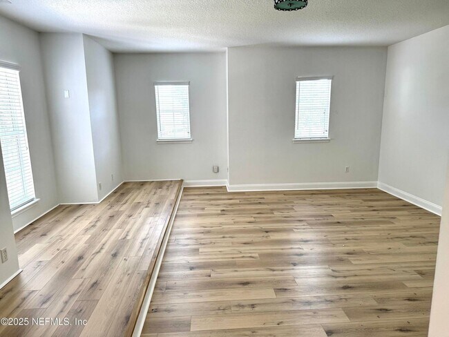 Building Photo - 9902 Windwater Ct
