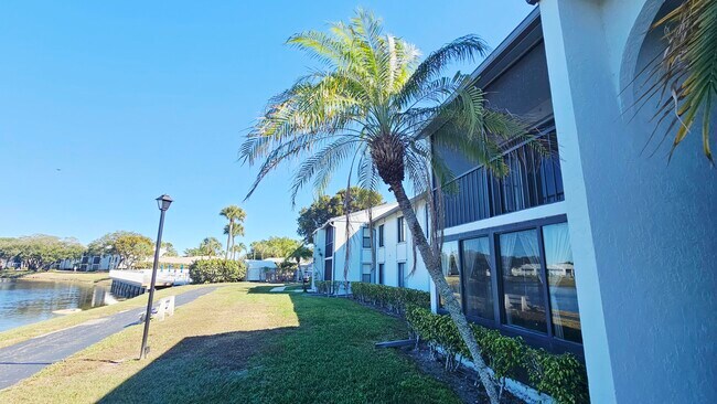 Building Photo - 1001 Green Pine Blvd