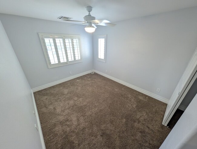 Building Photo - 202 Tall Ruff Dr