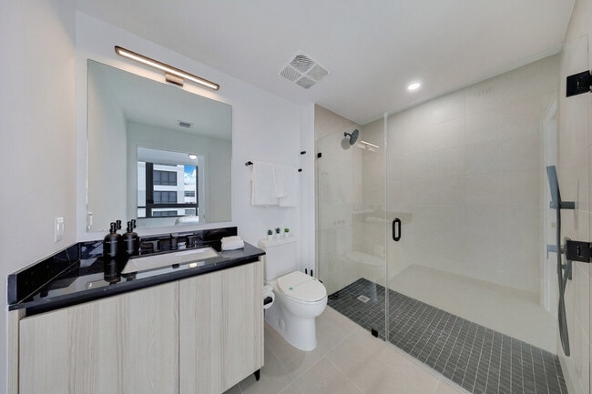 Building Photo - 225 N Miami Ave