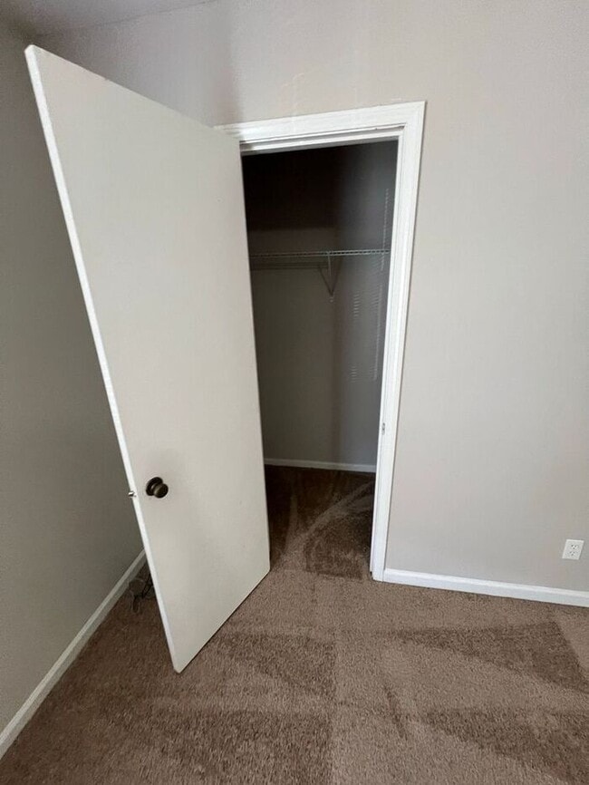 Building Photo - Ready Now!!! 2 bedroom 1.5 bath townhome off of Lenora Church Rd.!!