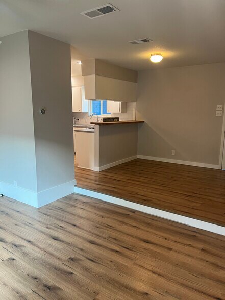 Building Photo - 2410 Audubon Pl