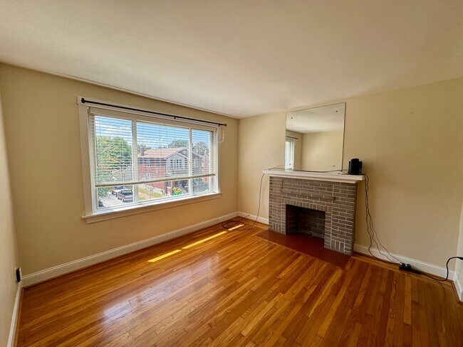 Building Photo - 4645 Wilcox Ave