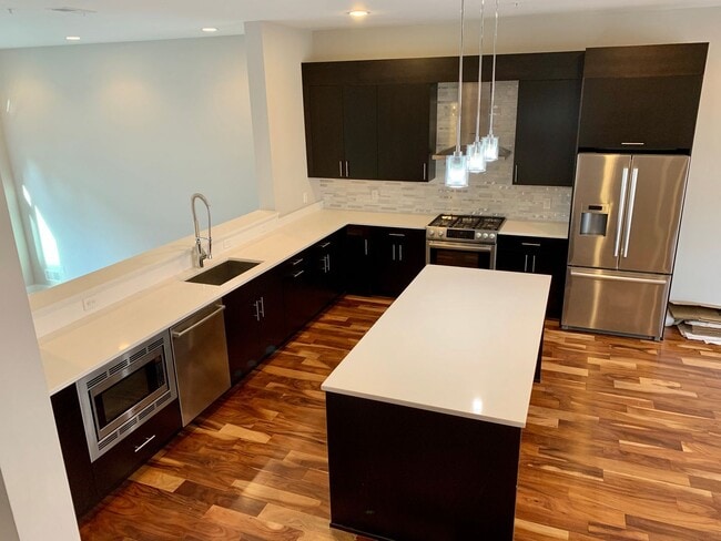 Building Photo - Stunning 3-Bed Townhome with Garage in Northern Liberties! Available mid-July!