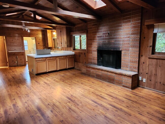 Building Photo - 11075 Dell Ave