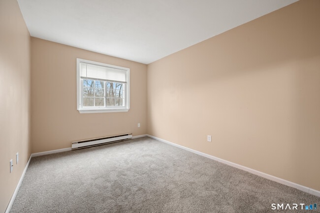 Building Photo - 92 Cynthia Ln