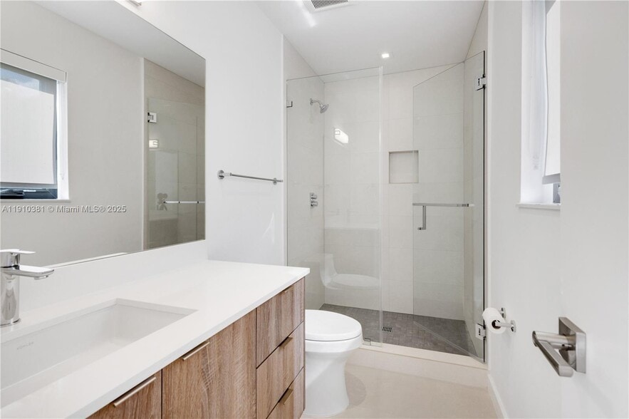 Building Photo - 8000 SW 139th Ter