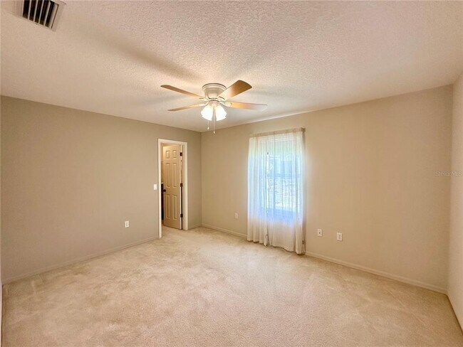 Building Photo - 5024 Southern Pine Cir